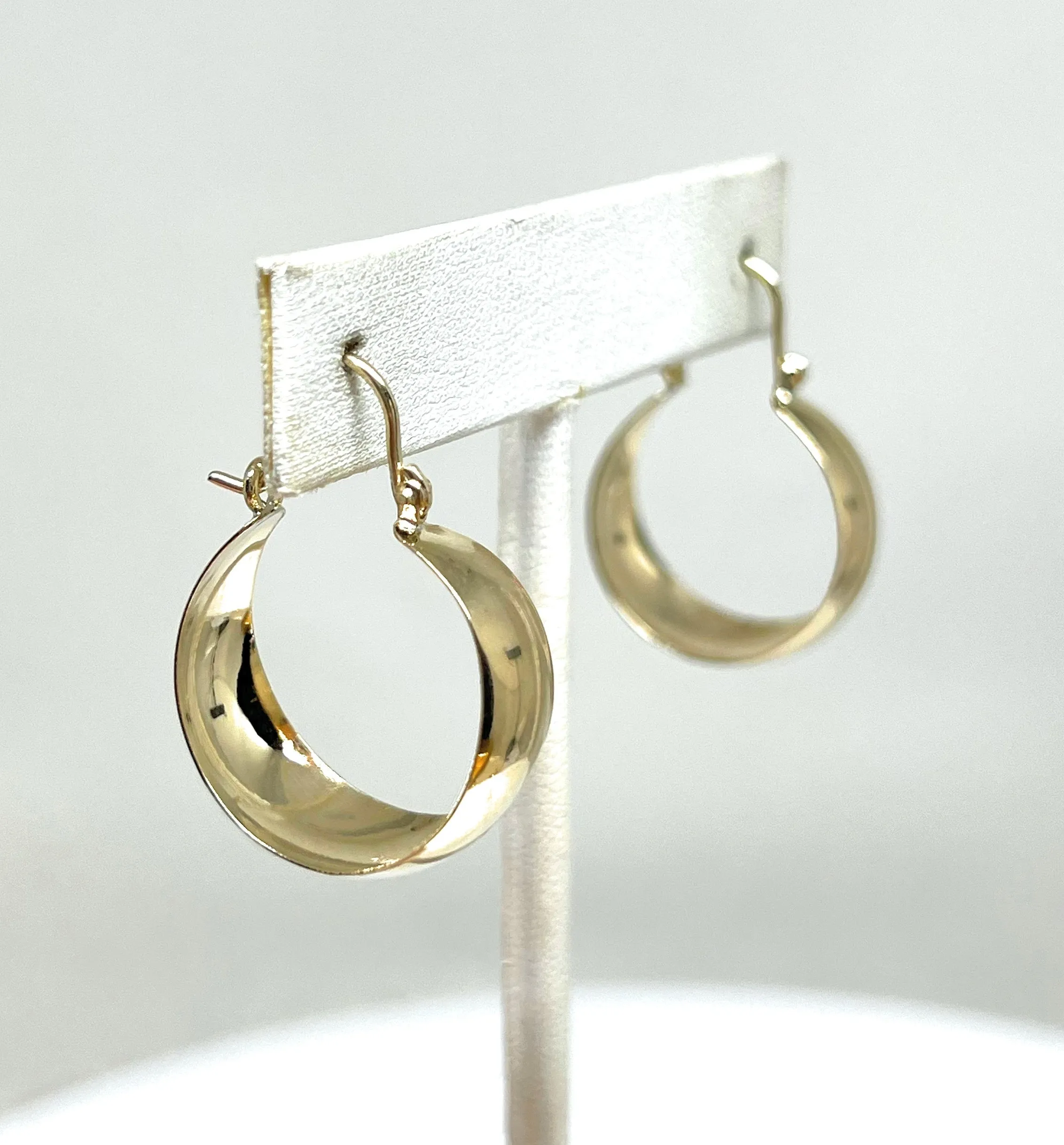 14k Solid Gold YELLOW CLASSIC Basket Earrings Aracadas (SM,MED,LG)