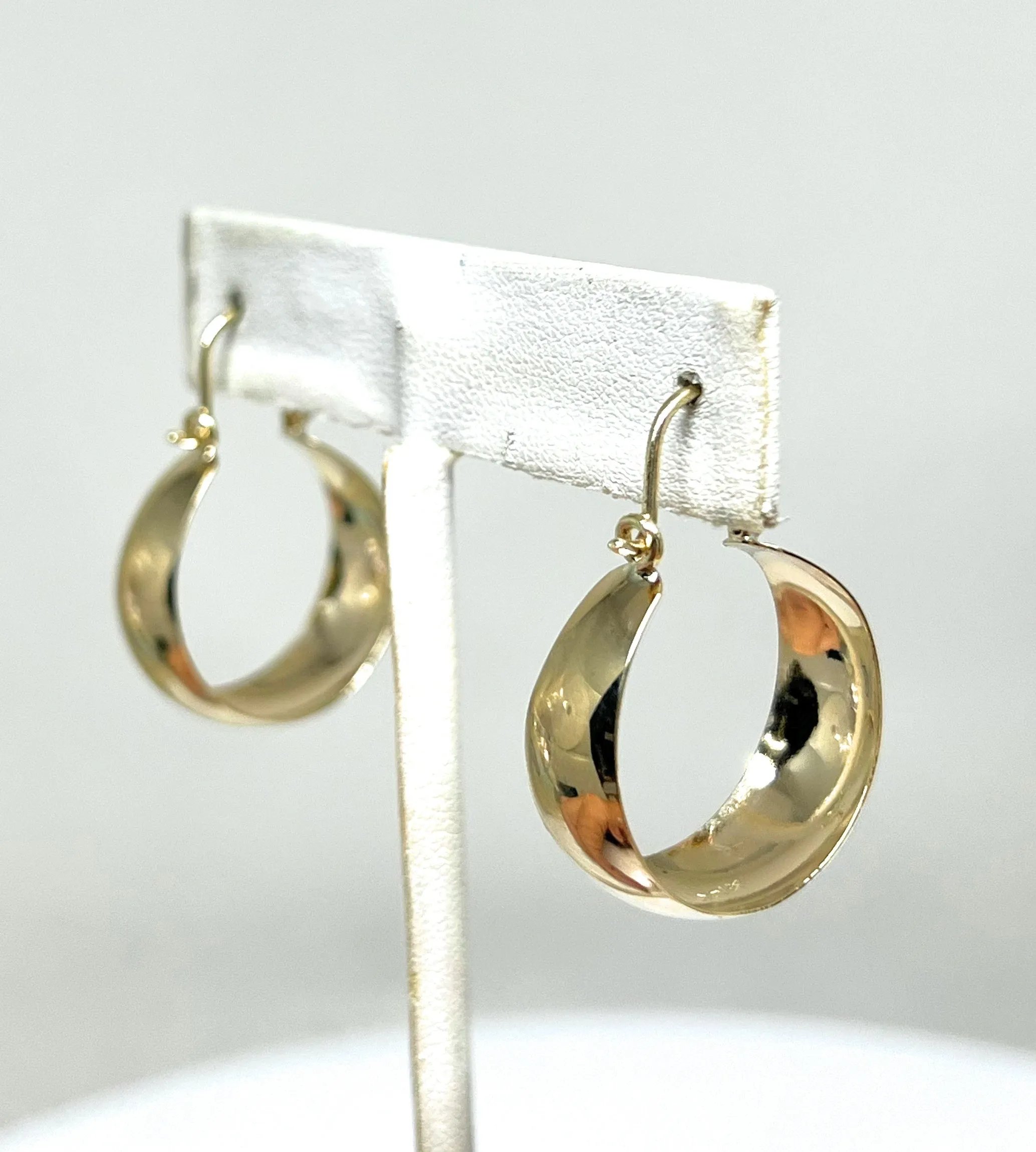 14k Solid Gold YELLOW CLASSIC Basket Earrings Aracadas (SM,MED,LG)