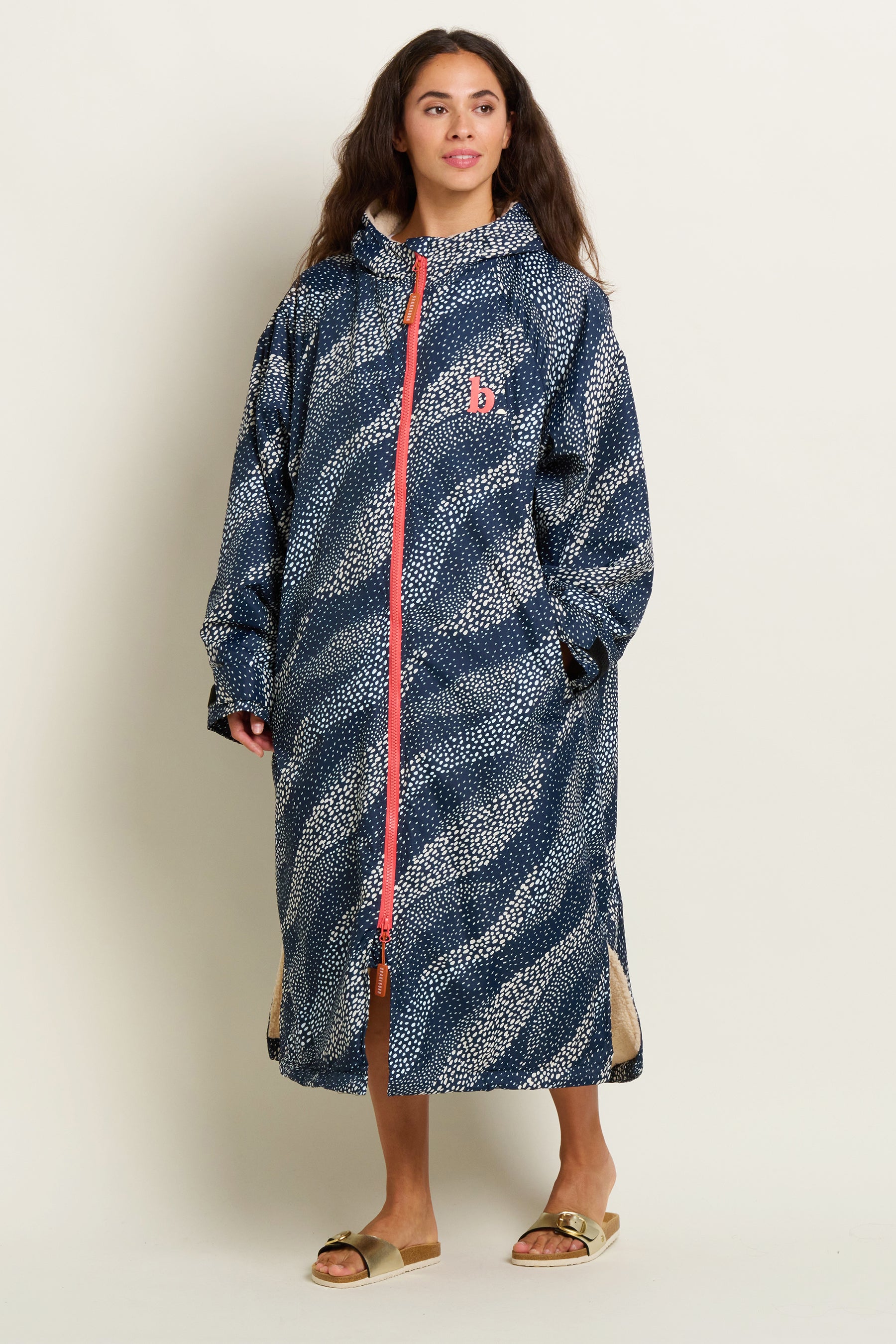 Flowing Dots Chinook Changing Robe