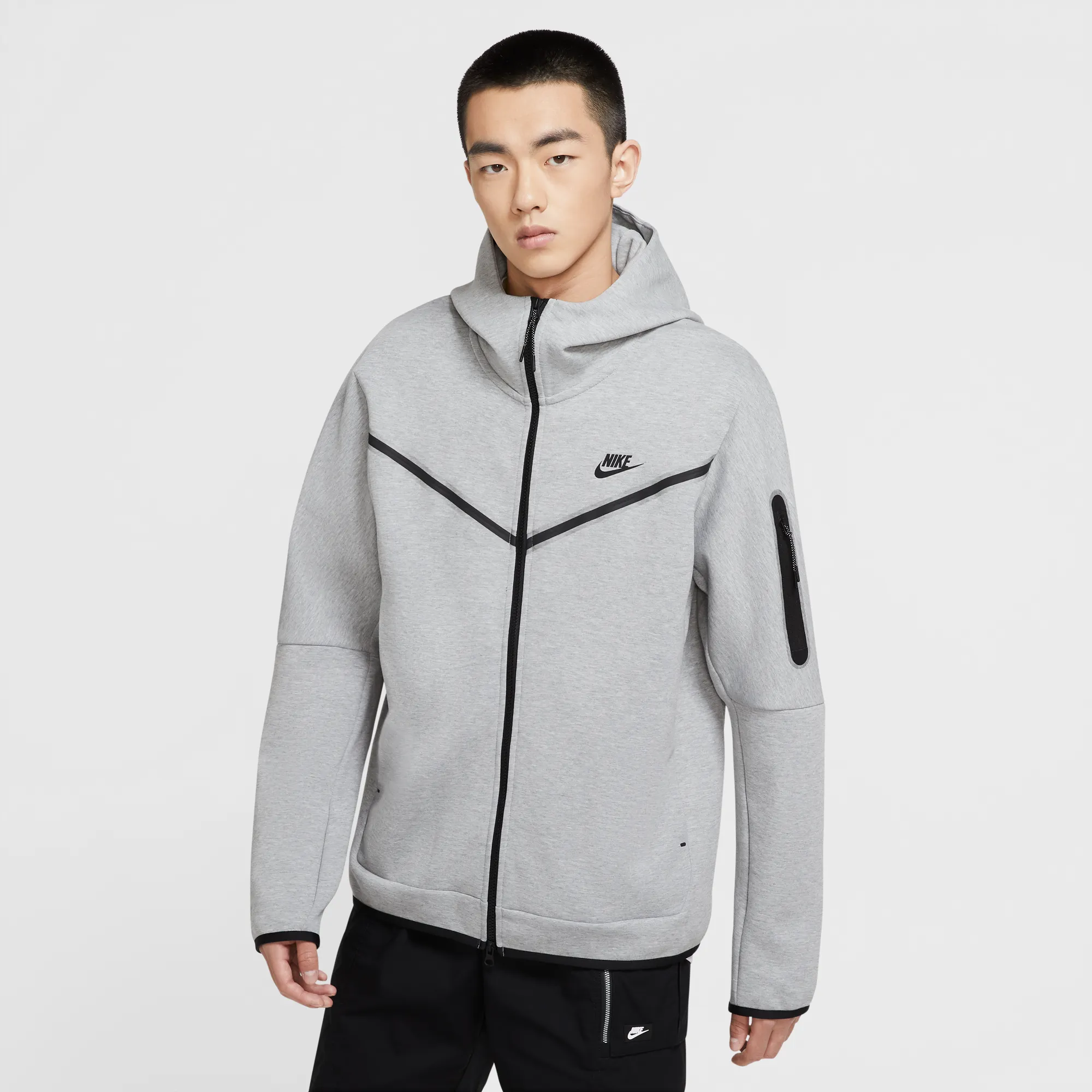 NIKE SPORTSWEAR TECH FLEECE