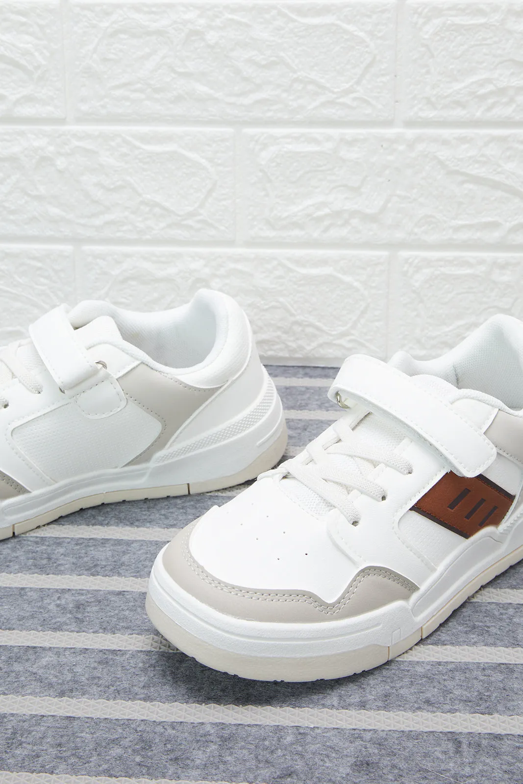 Senior Boys White Material Block Sneakers