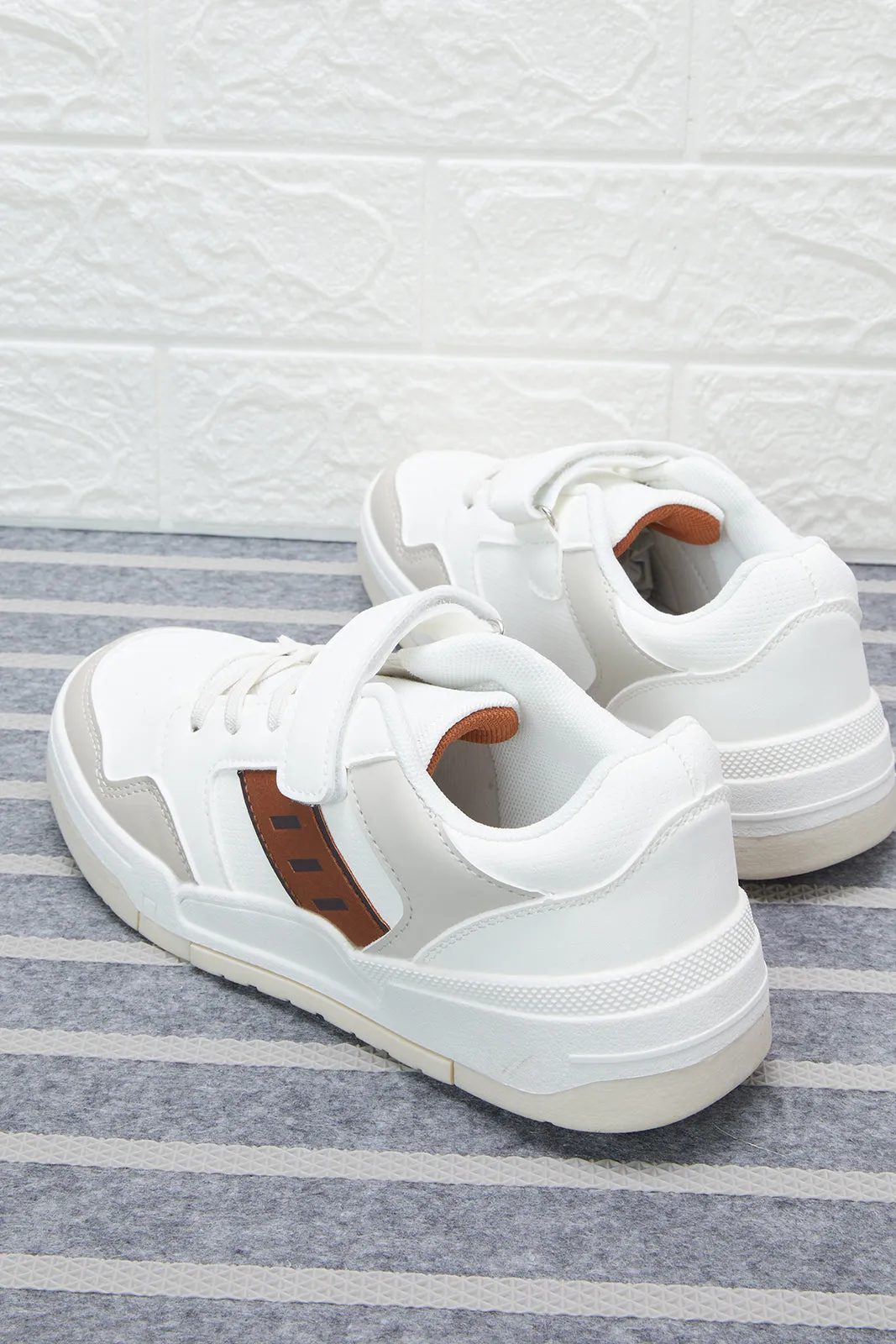 Senior Boys White Material Block Sneakers