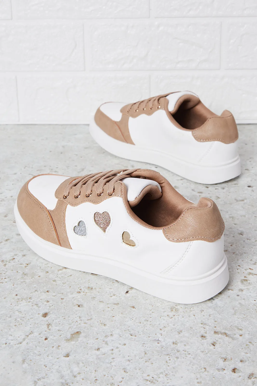 Senior Girls White And Beige Heart Patch Sneakers