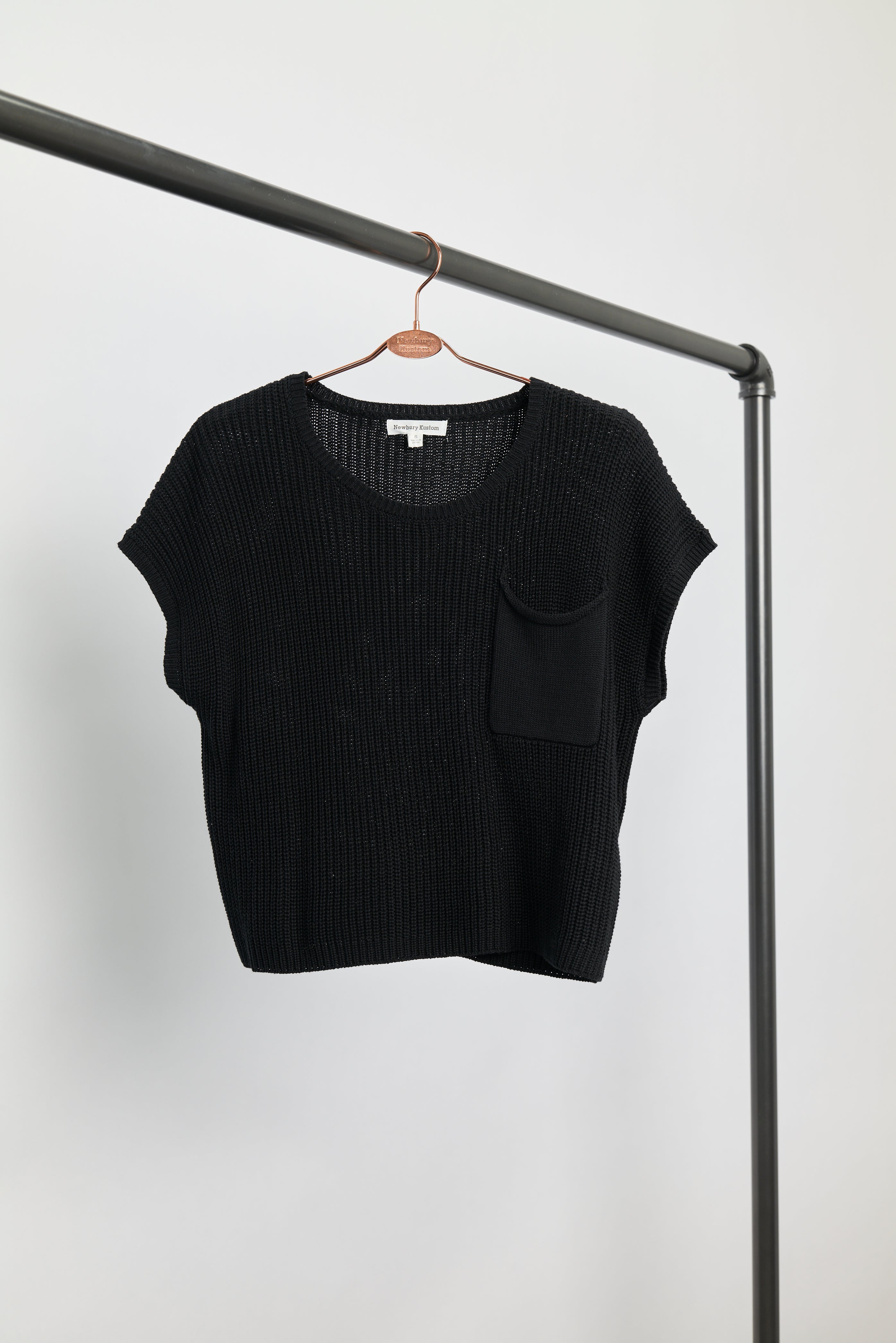 SHAKER STITCH SHORT SLEEVE SWEATER WITH POCKET