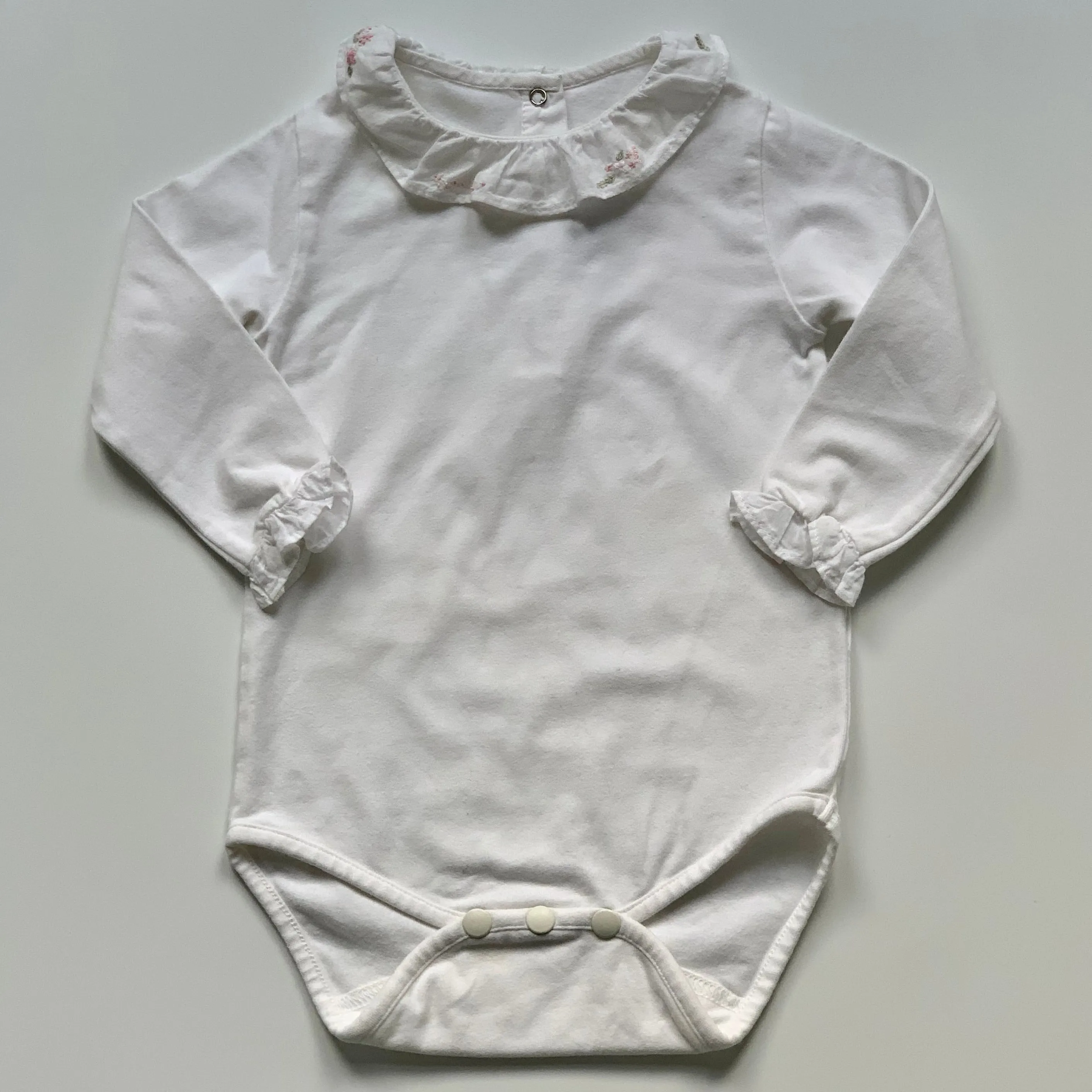 Tartine Et Chocolat White Bodysuit With Floral Collar: 1 Year